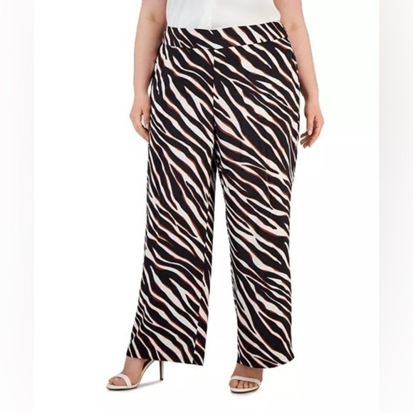 NWT-Plus Size‎ Zebra-Print High-Rise Wide-Leg Pants - Picture 3 of 11